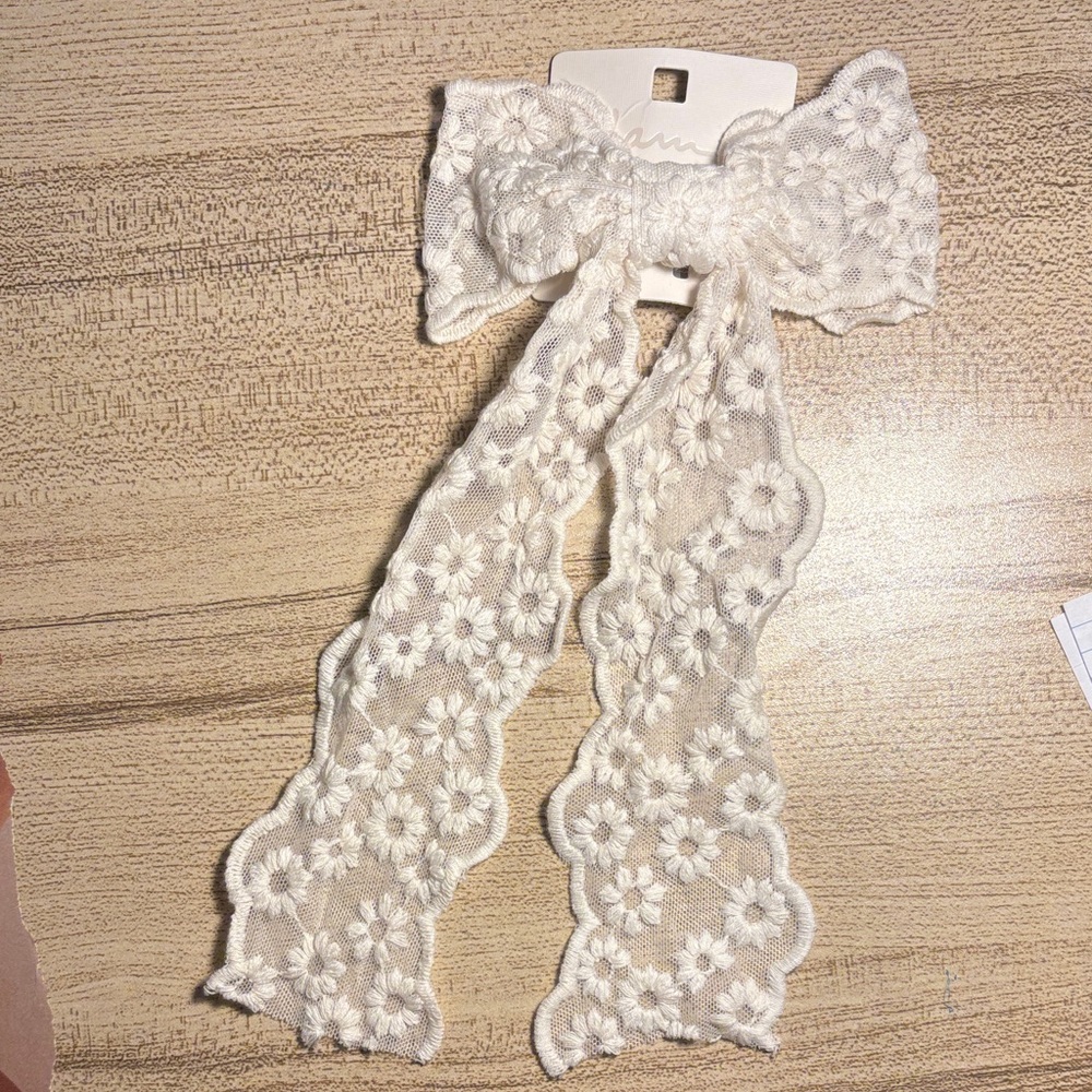 Chic Floral Lace Hair Bow